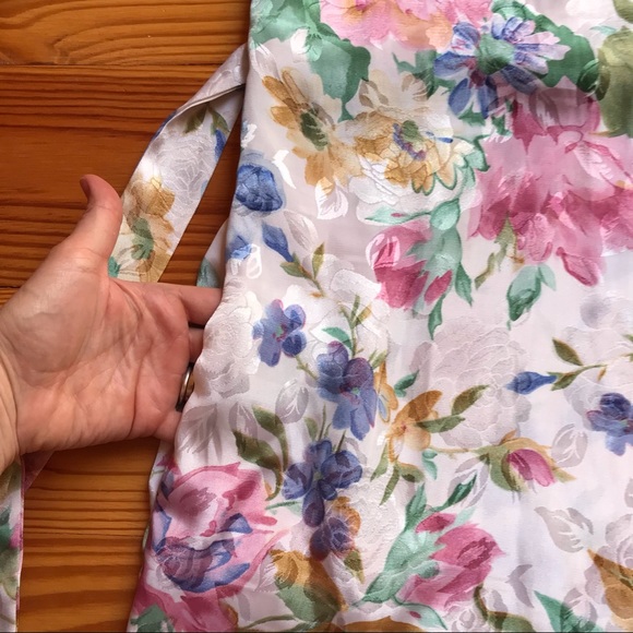 MaryAnn’s Boutique Floral Cream Vintage Multi-Color Robe, EUC, L - Picture 12 of 16